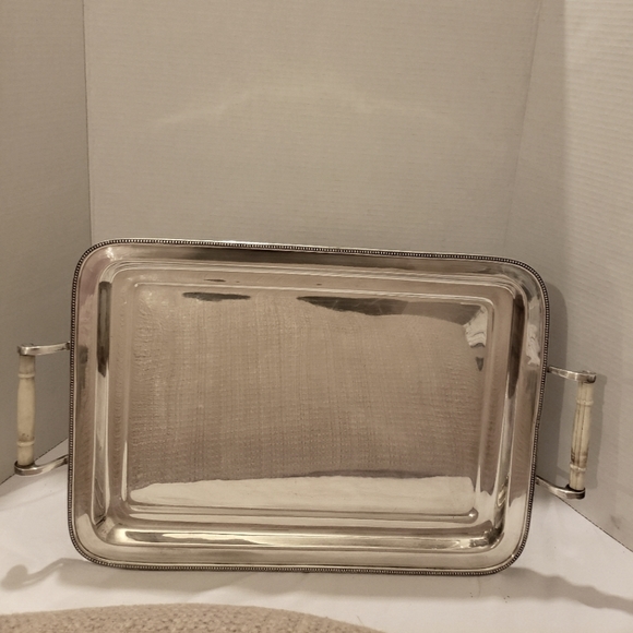 Silverplated Serving Tray with bone like acrylic handles - Picture 2 of 6